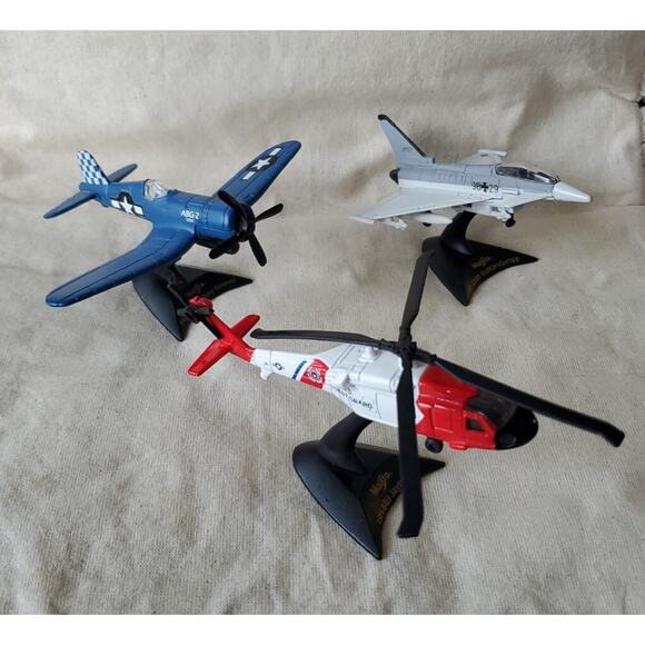 LOT of 3 Maisto Aircraft EF-2000 Eurofighter, F4U-4 Corsair, HH-60J Jayhawk - Picture 1 of 16